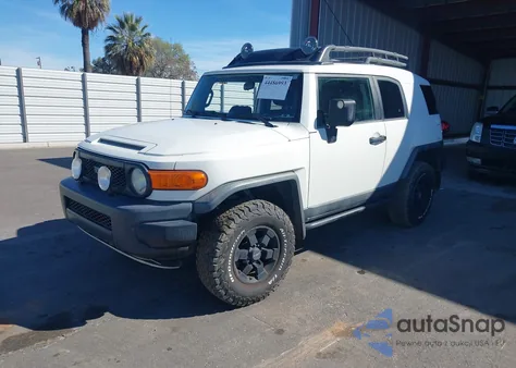 2008 Toyota Fj Cruiser z USA, uszkodzony, nr VIN JTEBU11F58K039376